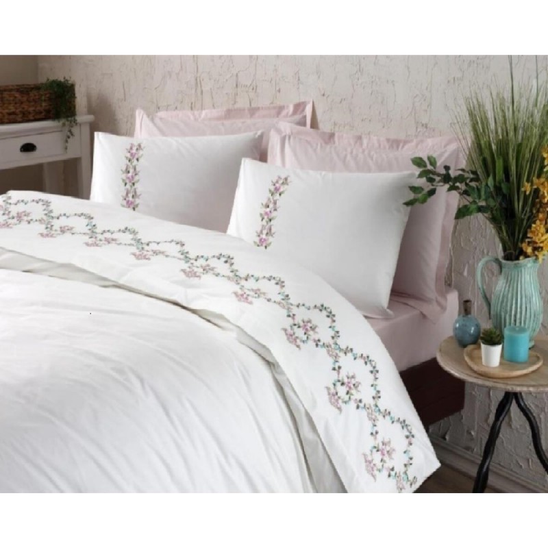 pat brodata BOUTIQUE ROSE categoria LENJERII CU BRODE...